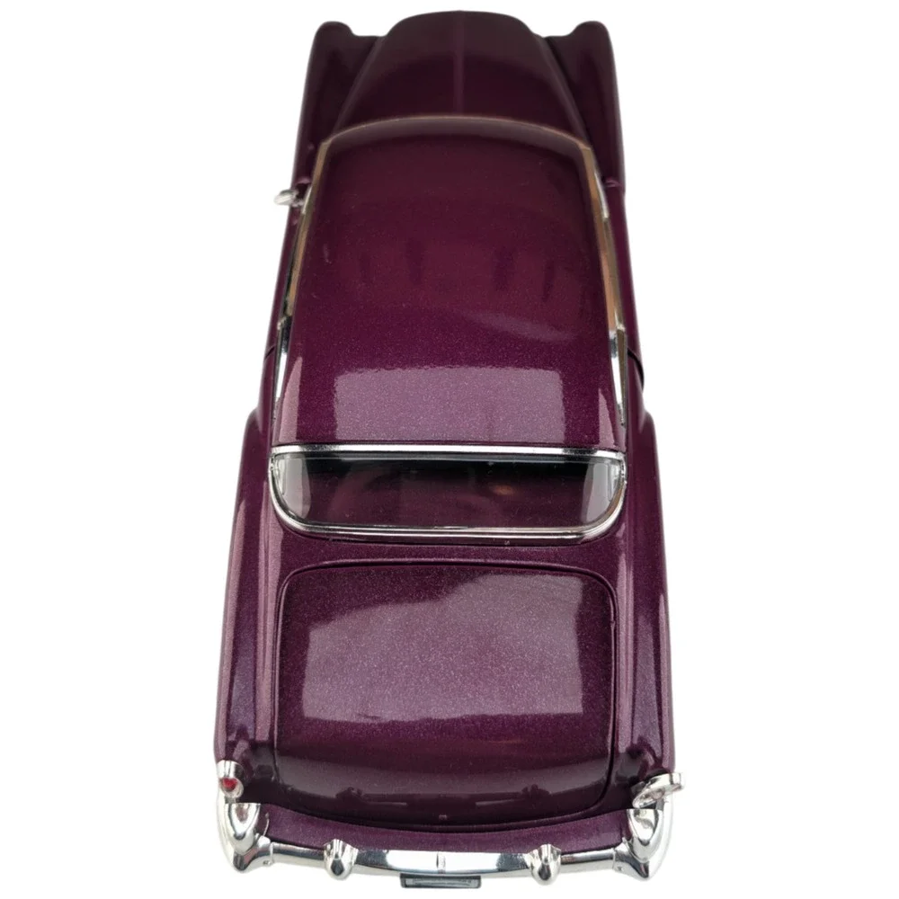 Malibu International Long Beach Lowrider Repair 1954 Chevy Bel Air 1:18 Purple
